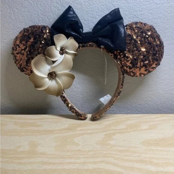 NWT Disney Aulani Bronze Ears